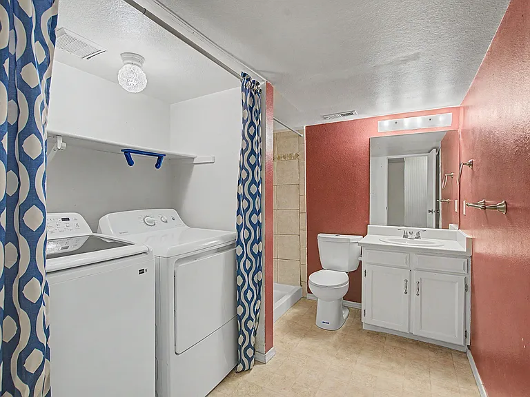 440 W Rockrimmon Blvd #C — Photo 10