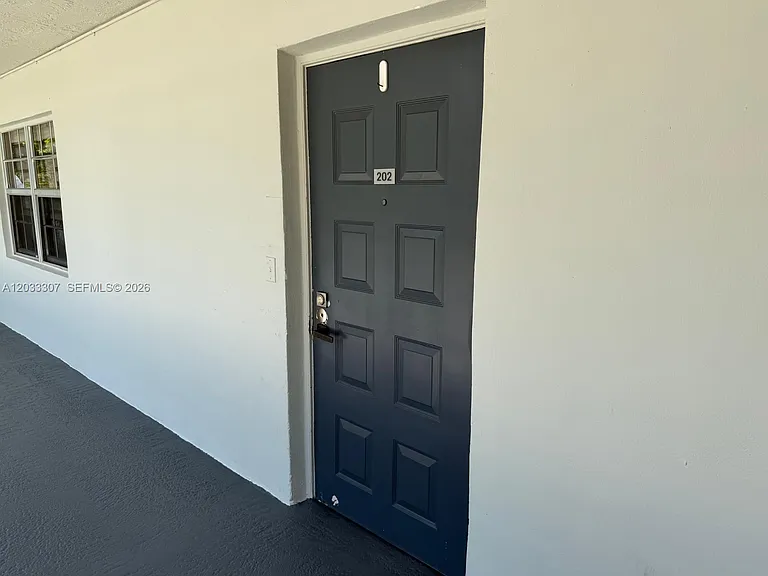 4261 W Palm Aire Dr #202 — Photo 3