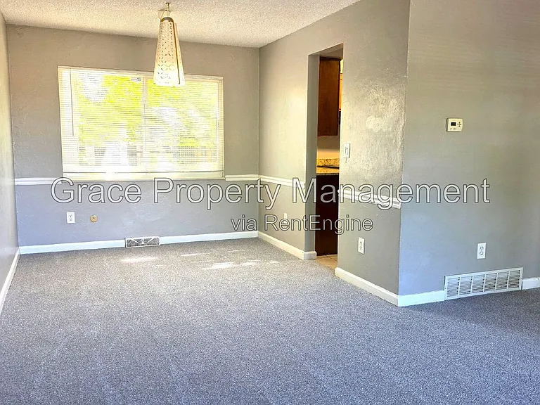 10870 Stuart Cir — Photo 6