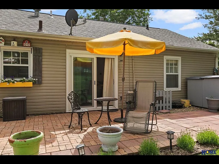 2945 S 42nd St — Photo 25