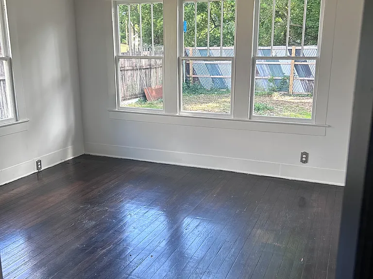 2034 North Blvd — Photo 4