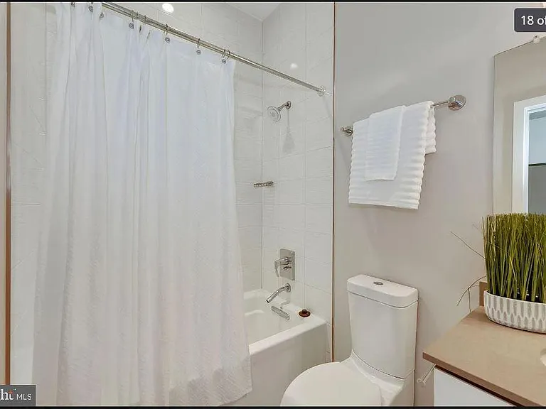 732 15th St SE #2 — Photo 11