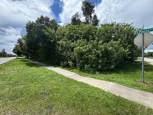 2nd image of 7701 Santana Avenue