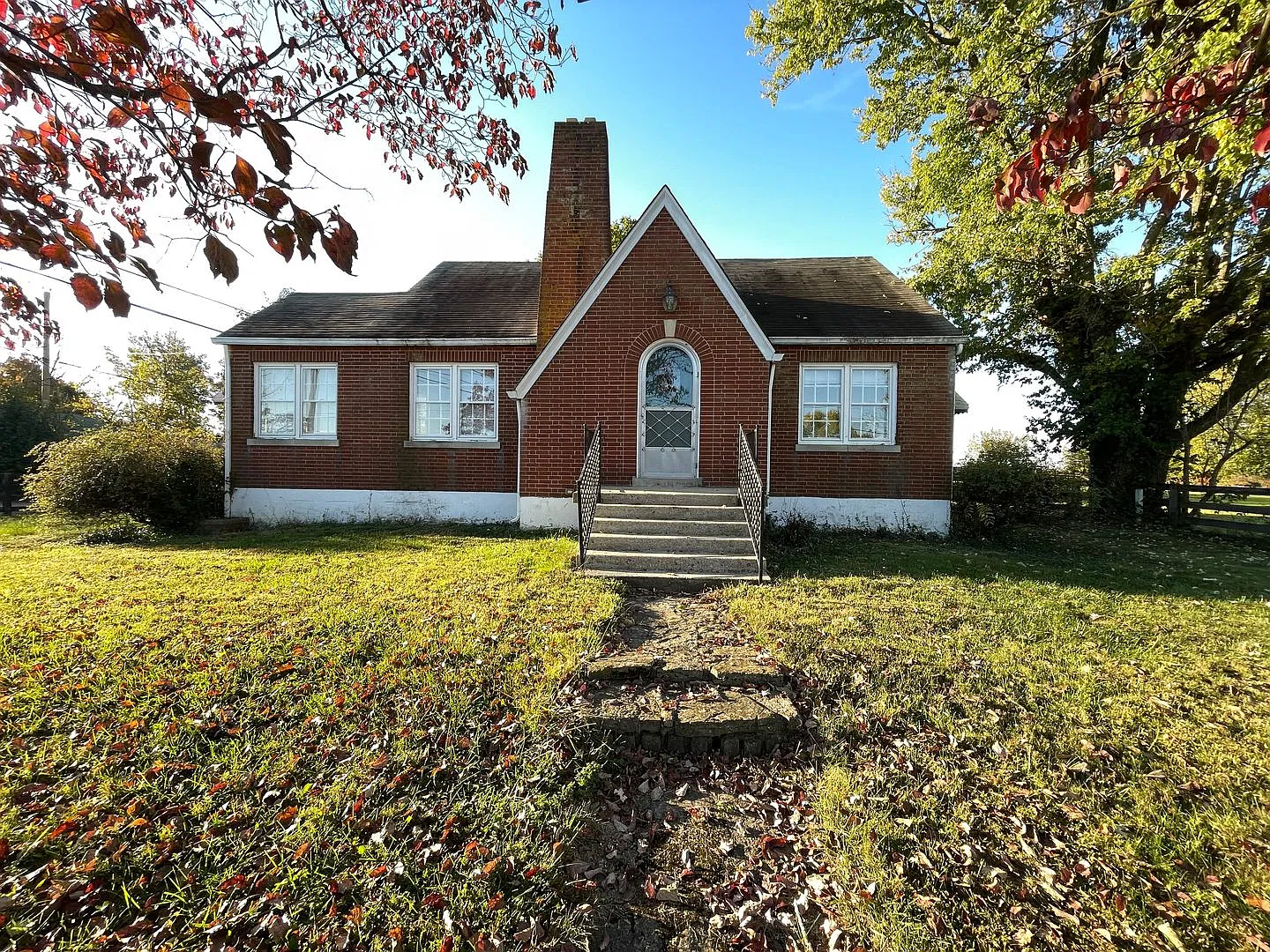 3 bed 1 bath House w/ basement in Waddy! — Photo 1