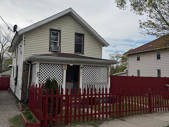 2nd image of 1021 Cleveland St