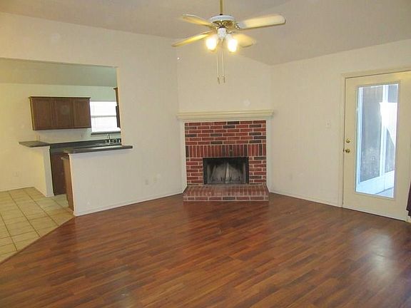 4th image of 1401 London Dr