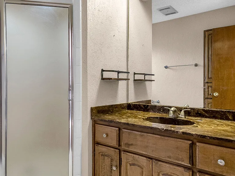 306 Country Wood Dr — Photo 27