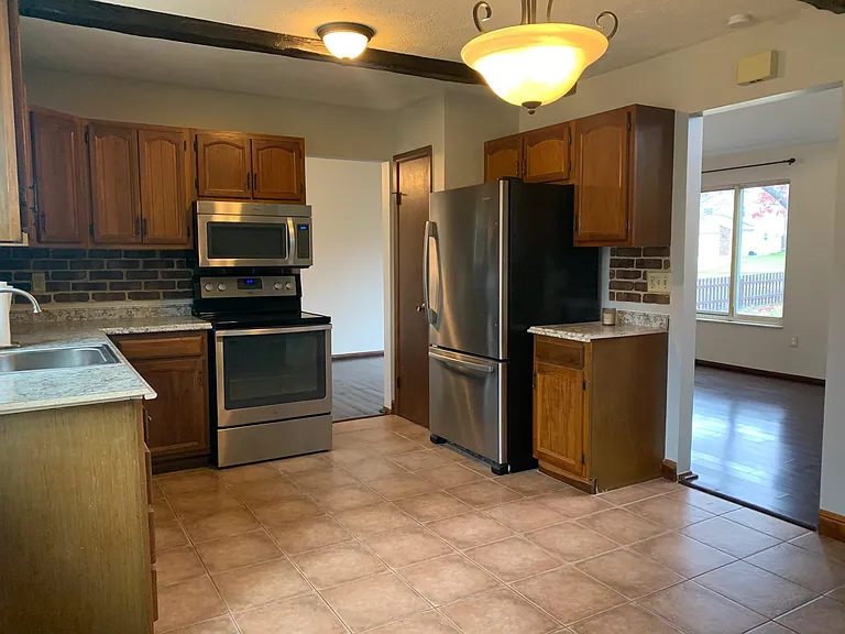 1081 Oakbrooke Dr — Photo 5