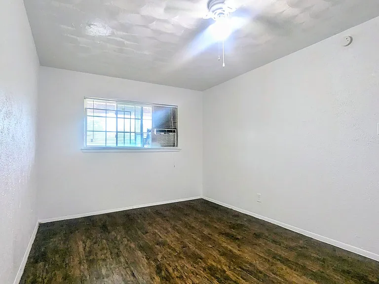 4810 Gaston Ave — Photo 21