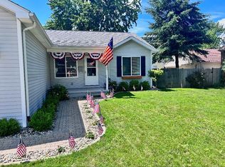 521 N 6th St, Saint Clair, MI 48079