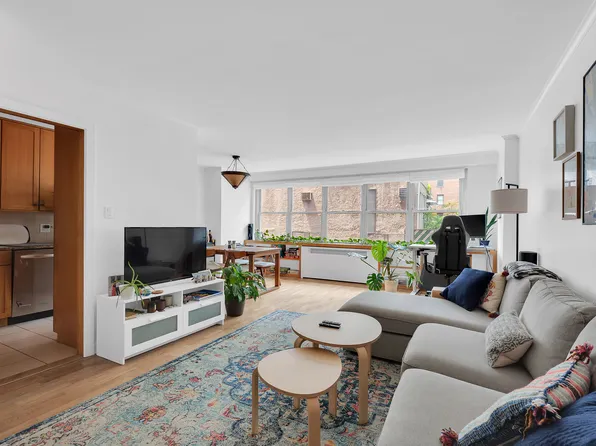 251 East 32nd Street image 1 of 13