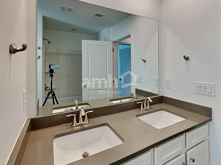 1039 Highland Walk — Photo 29