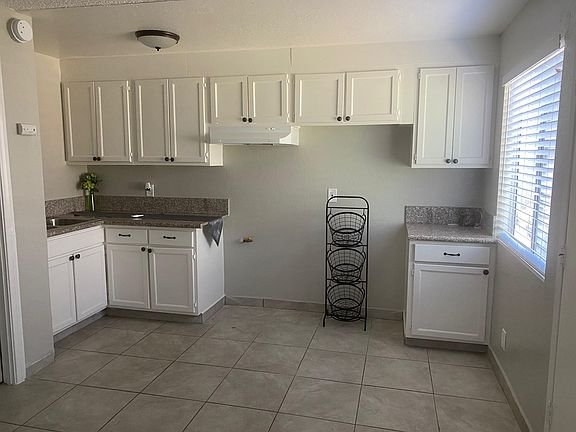 4th image of 15323 Vanowen St APT 23