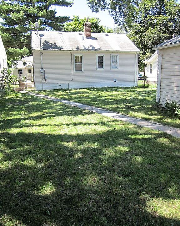 Large flat back yard