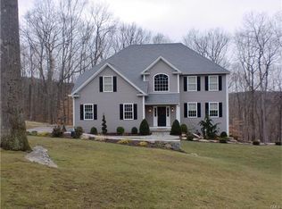 2 Barn Brook Dr, New Fairfield, CT 06812