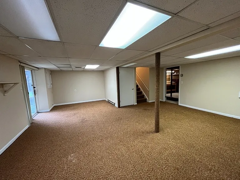 50 Carriage Ln — Photo 16