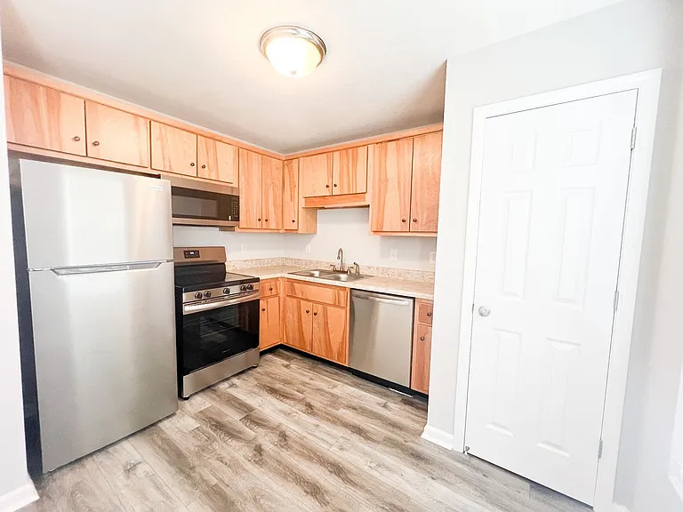 1042 W Creek Coyote Trl — Photo 4