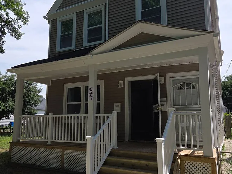 3237 Seymour Ave — Photo 2