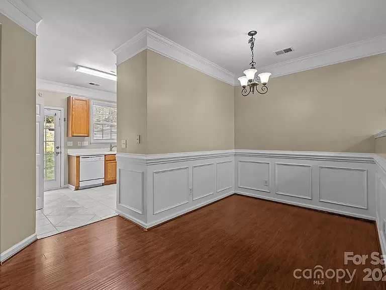 7607 Abigail Glen Dr — Photo 7