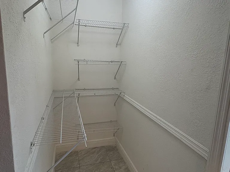 2910 Sunrise Blvd #M — Photo 8