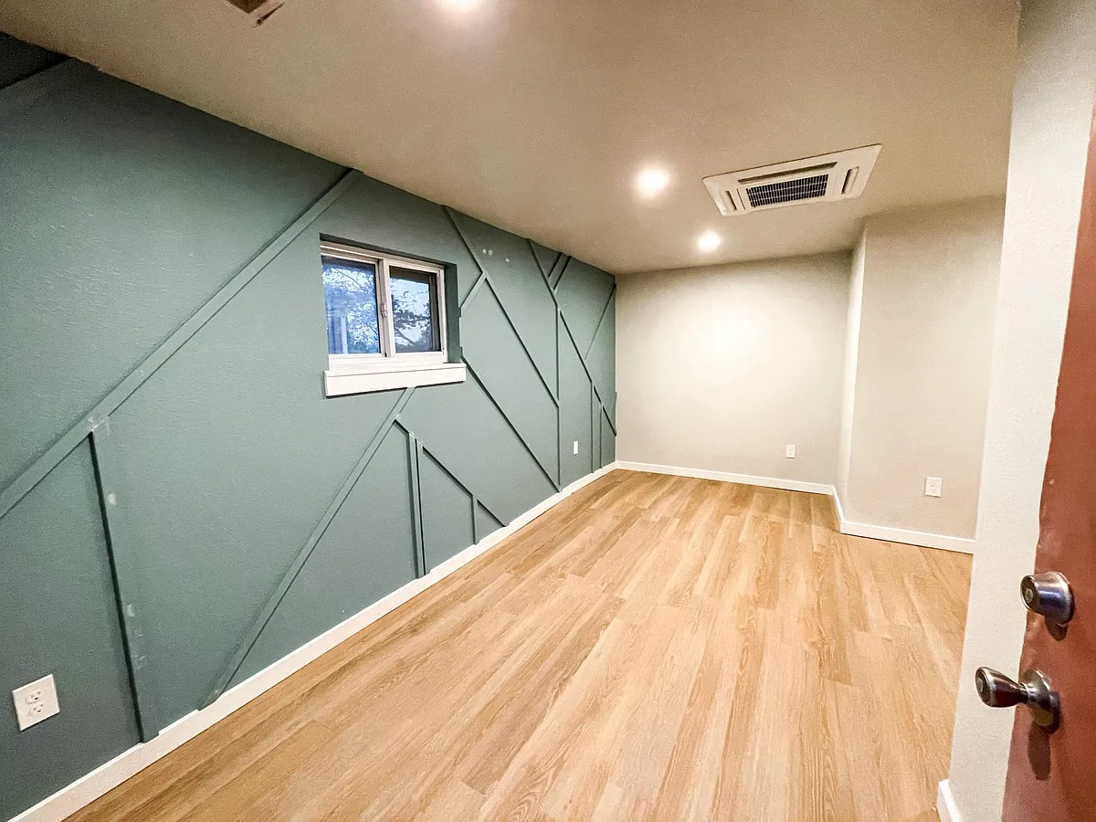 Building Photo - 704 Cooper Ave #B