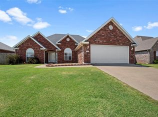 304 Hayden Blvd, Rogers, AR 72756