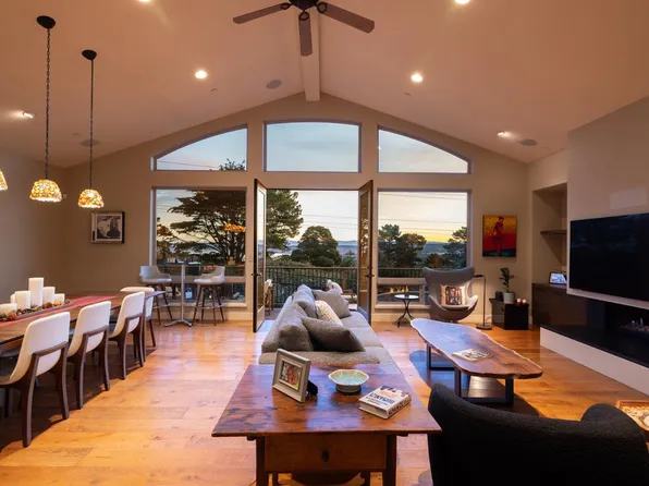 700 Fernwood Ave, Monterey, CA 93940