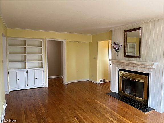 4th image of 471 Molane Ave