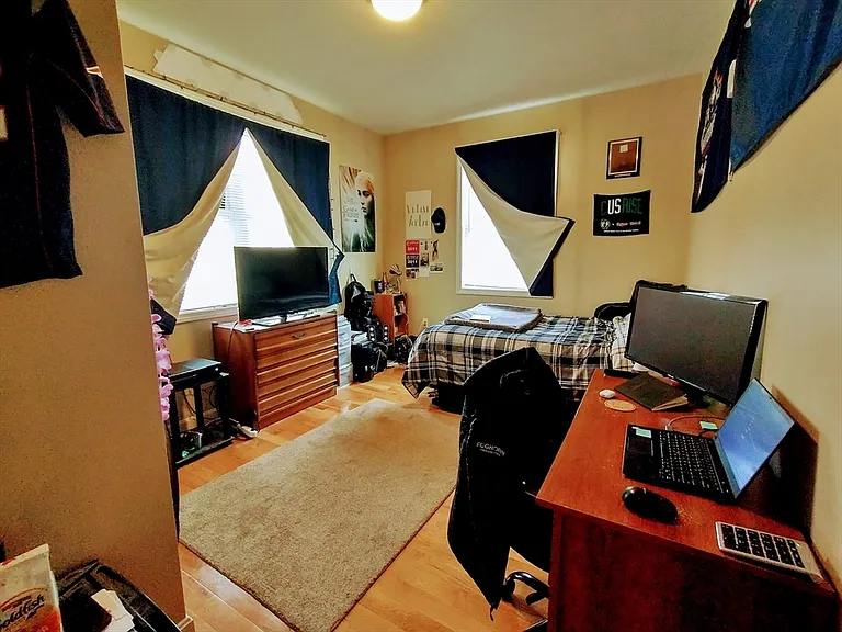 158 W Adams St #3 — Photo 9
