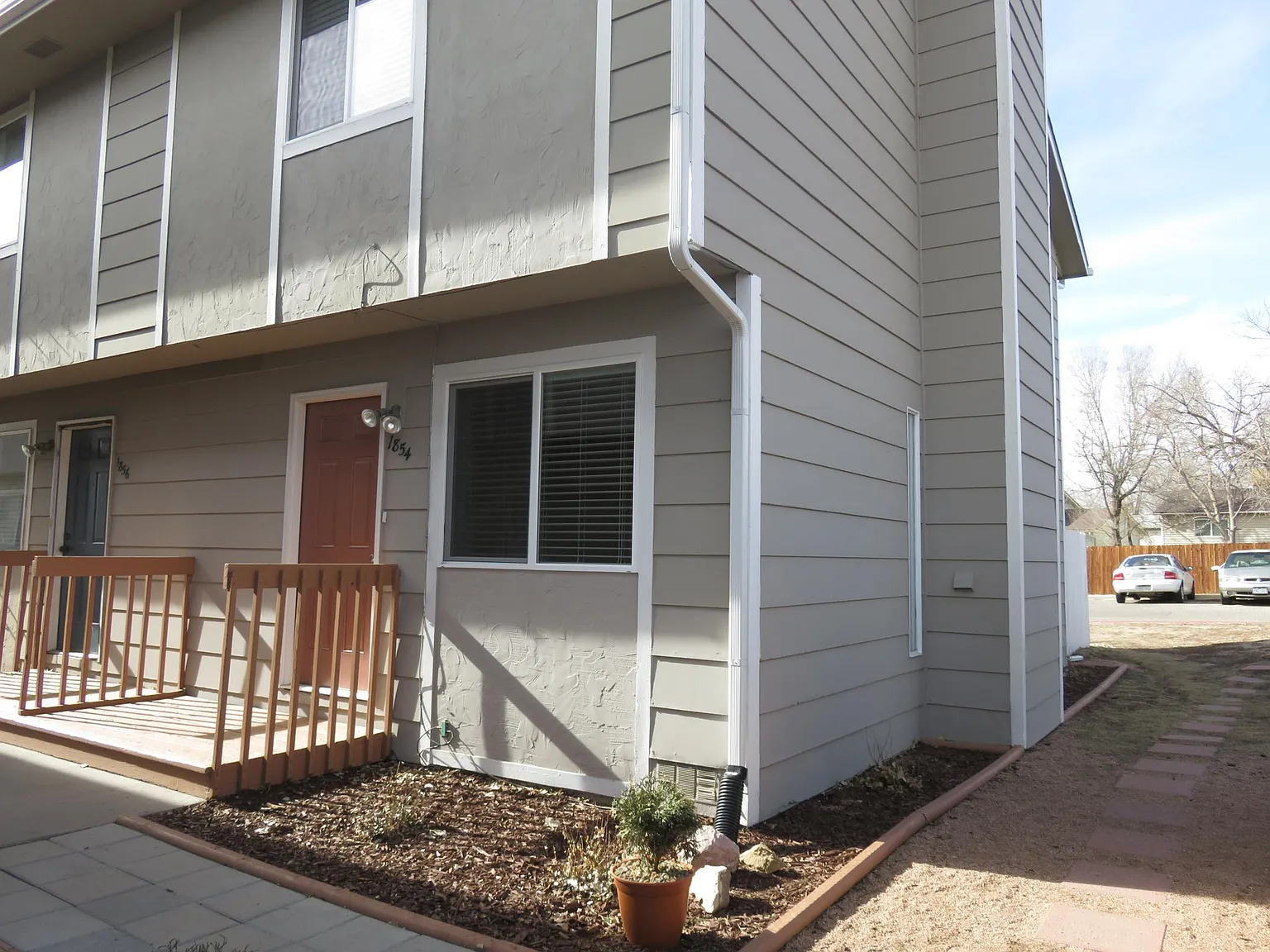 2 bed, 1.5 bath, 992 sqft, $1,405 — Photo 2