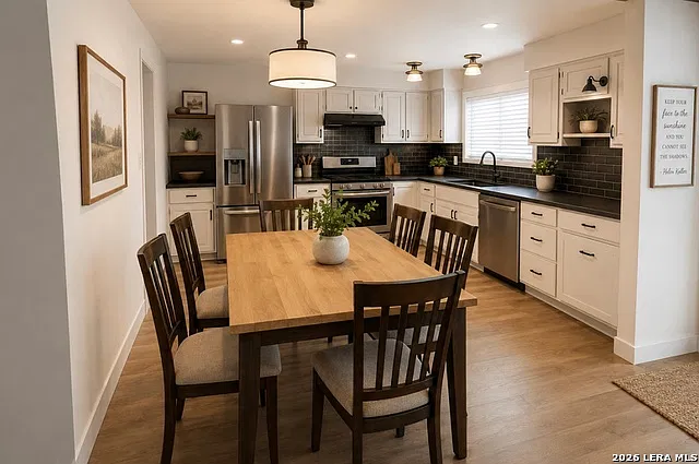 3 bed, 2.0 bath, 1738 sqft, $1,850 — Photo 4