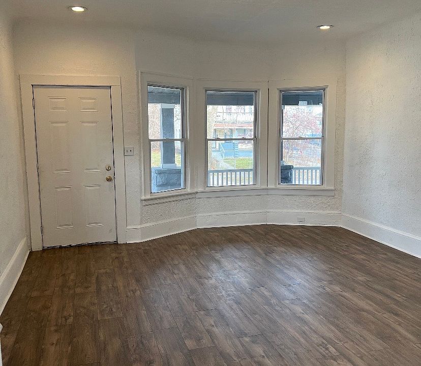 1st image of 10408 Parkgate Ave