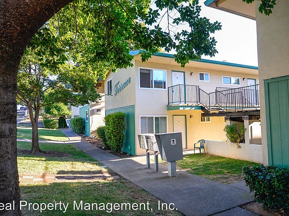 2nd image of 1365 Magnolia Ave APT 01