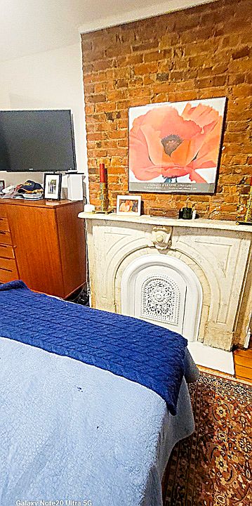 2nd image of 924 President St APT 5R