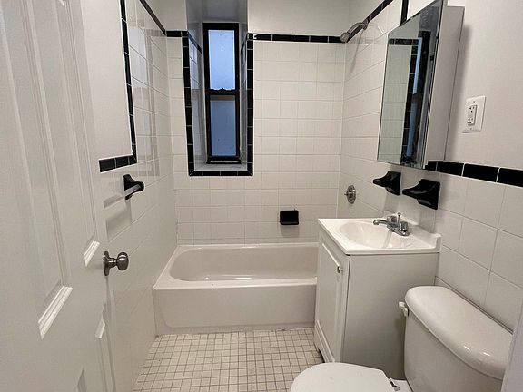 5th image of 3420 30th St #1A
