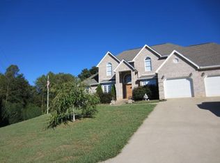 200 Rogers Ln, Bluff City, TN 37618
