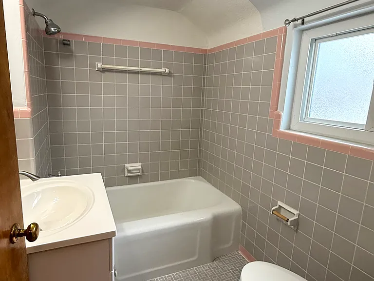 34 Wentworth Ave — Photo 9