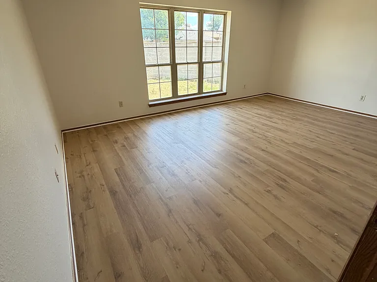 6808 Foothill Dr — Photo 2