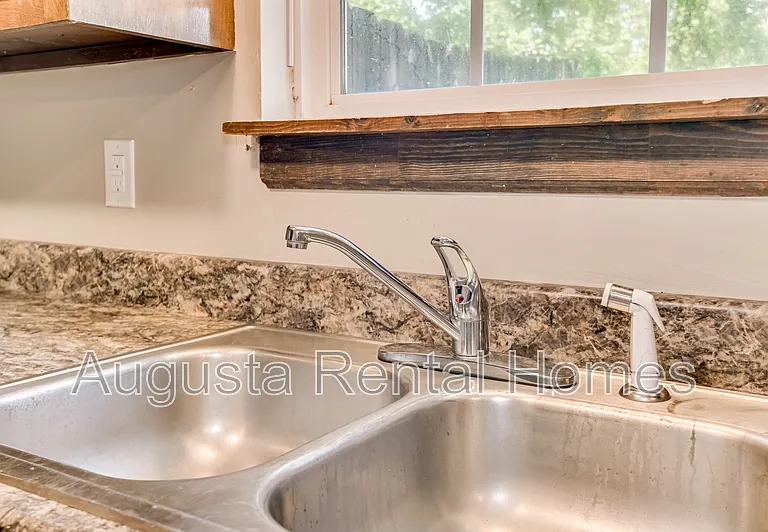 160 Chalet North Ct — Photo 20