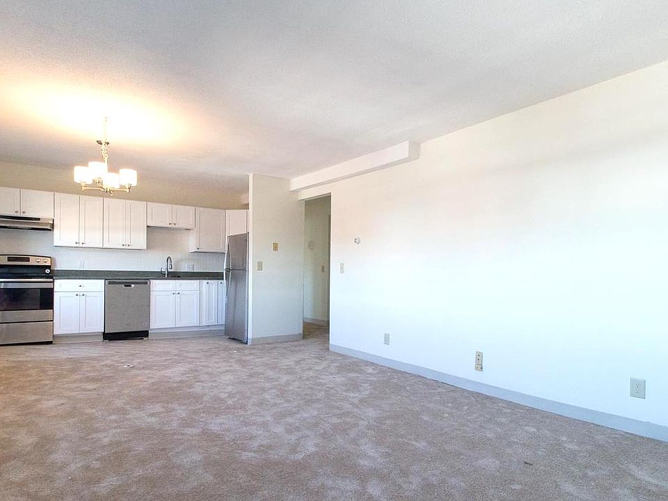 2nd image of 15 Royce Rd #51