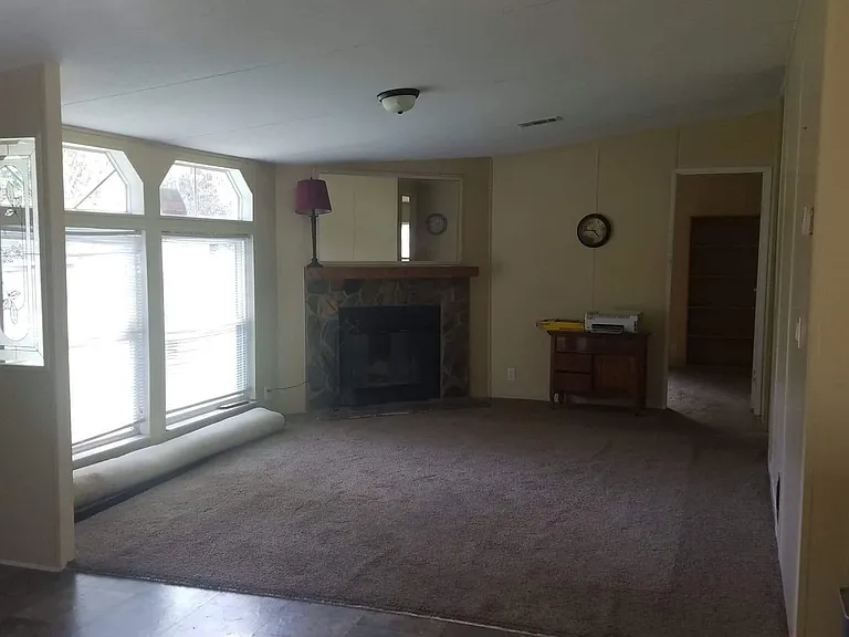 626 Daniels St — Photo 11