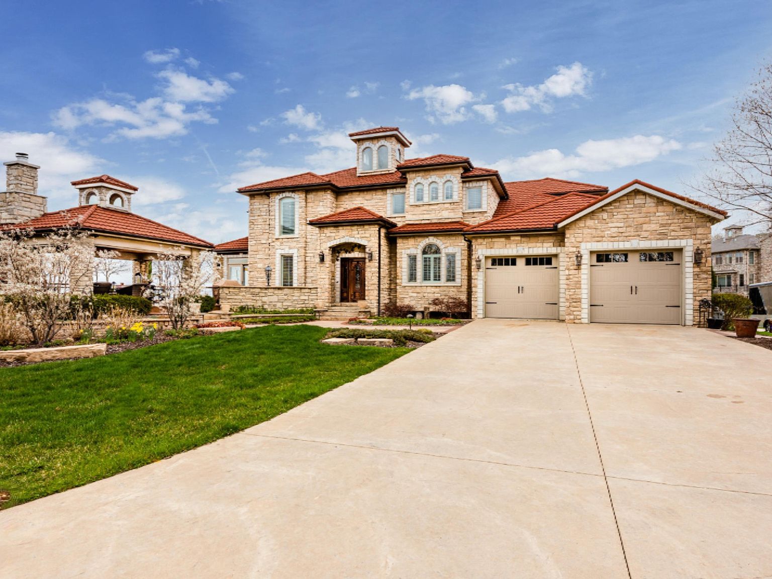 651 Sul Lago S, Benton Harbor, MI 49022 Zillow