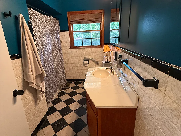 1007 Fowler St — Photo 20