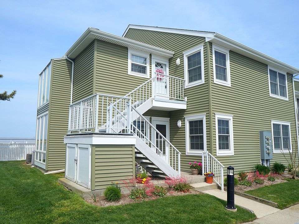 1st image of 115 Folger Ct #115