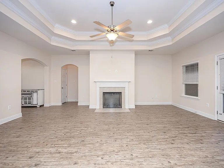 1013 Silverbell Cv — Photo 47
