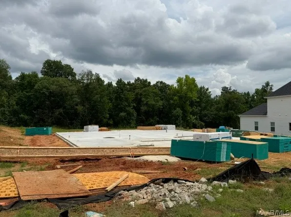 1012 Sunfield Dr, Prattville, AL 36066