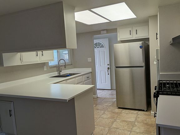 3rd image of 1504 Mission Dr