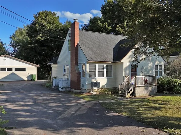 242 Highland Ave, Fredericton, NB E3A 2S6
