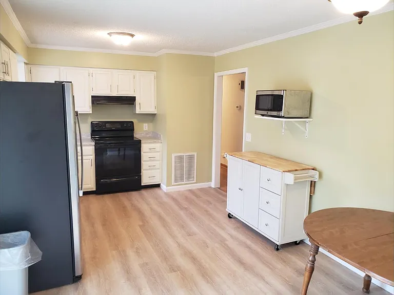 103 Forest Manor Dr — Photo 3