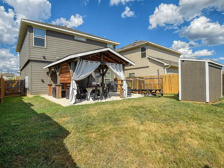 205 Driftwood Ln — Photo 13